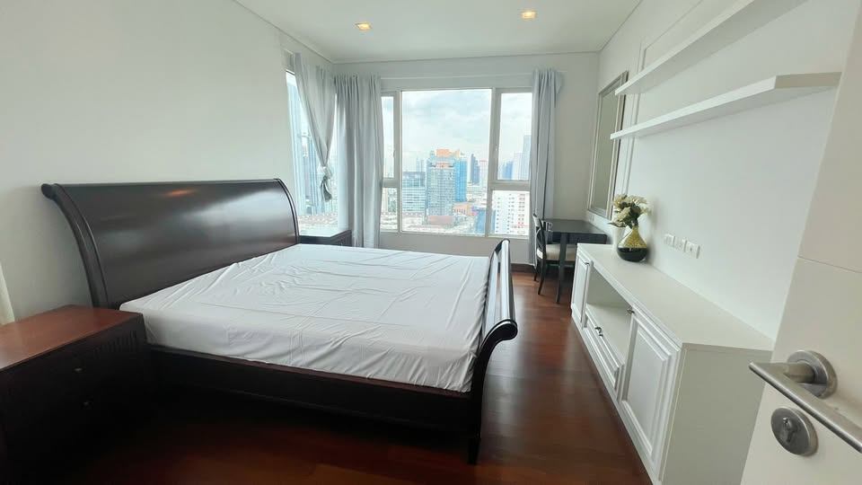Ivy Thonglor 23 - Image 3