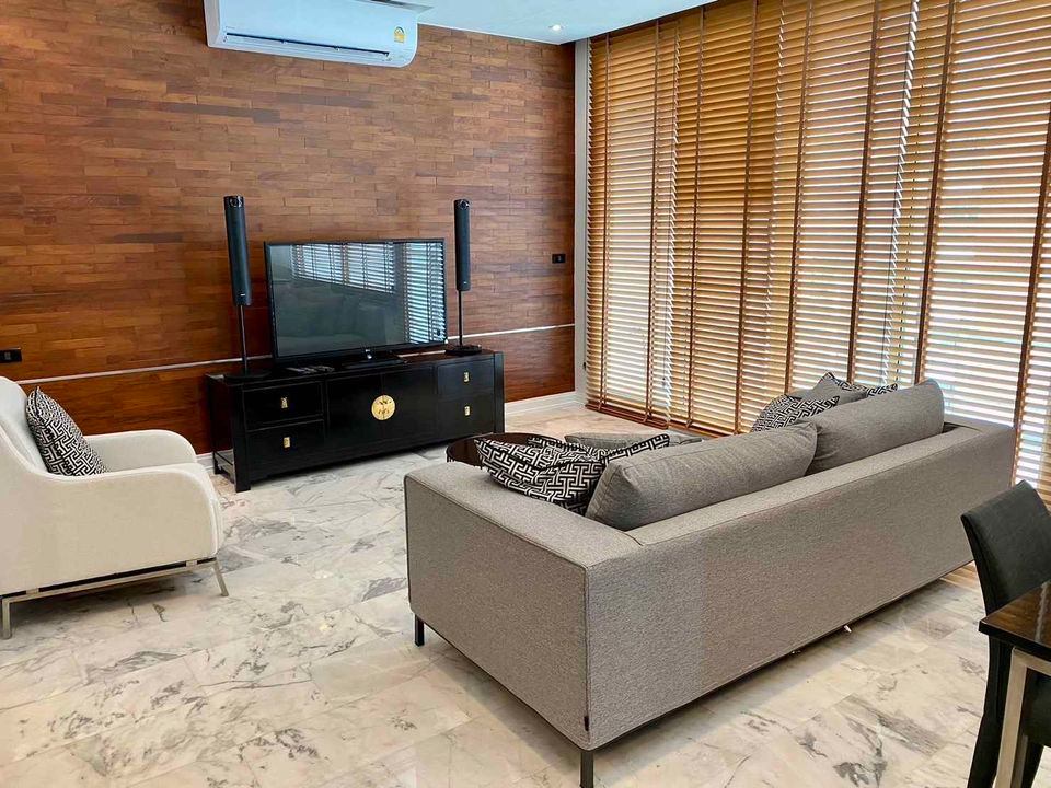 Siri Residence - Image 1