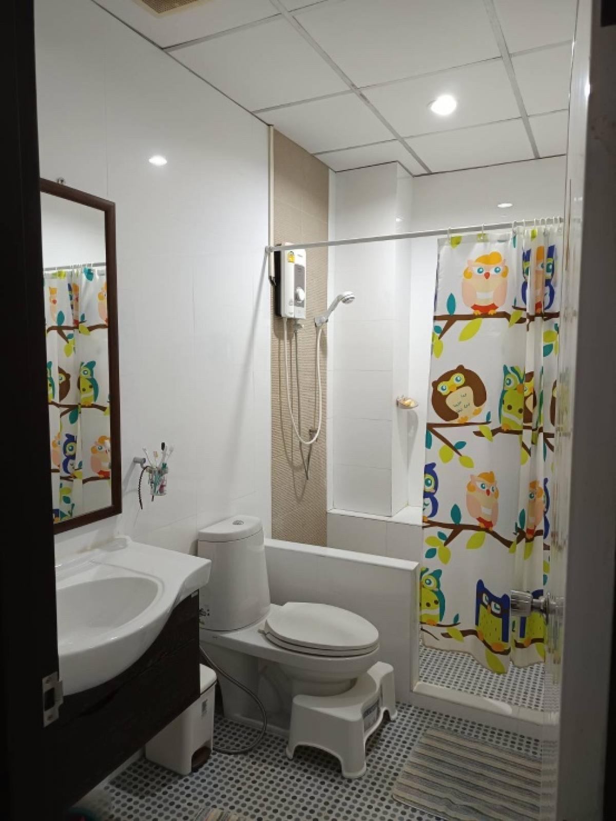 4 Bedroom Townhouse For Sale in Wat Phraya Krai, Bang Kho Laem, Bangkok - Image 12