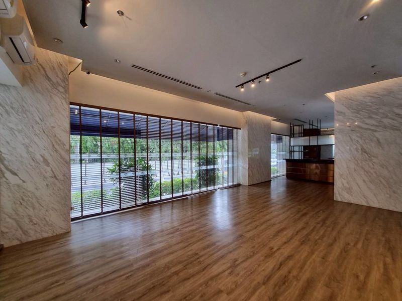  Retail Space For Rent in Khlong Toei Nuea, Vadhana, Bangkok - Image 3