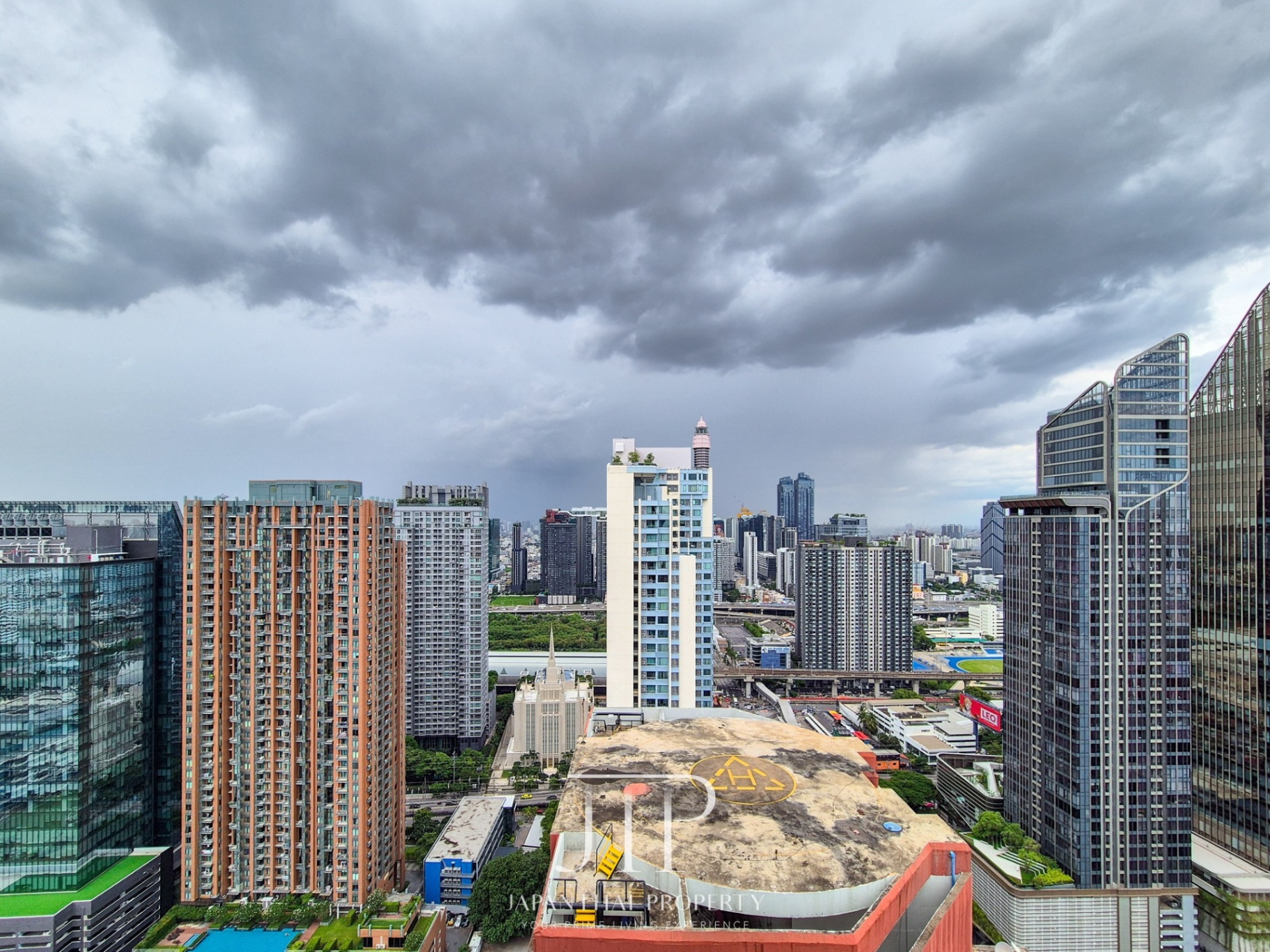The Lofts Asok by Raimon Land - Image 6
