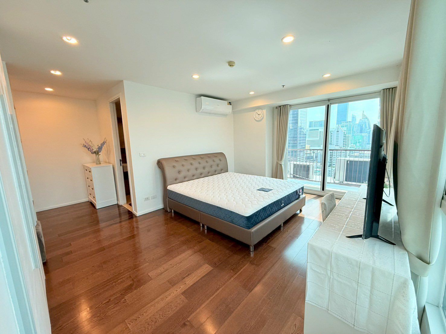 15 Sukhumvit Residences - Image 23