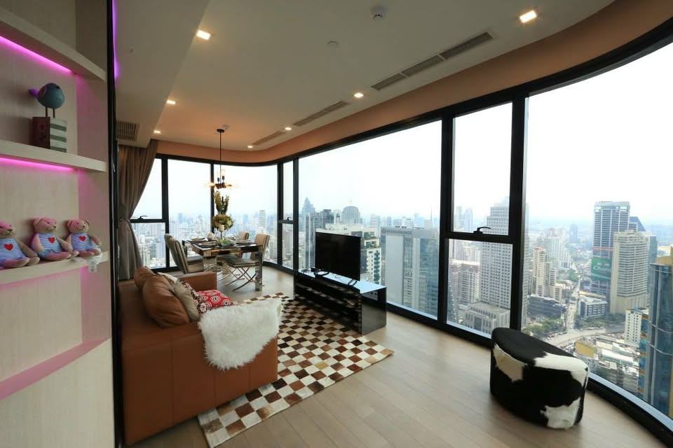 Ashton Asoke - Image 1