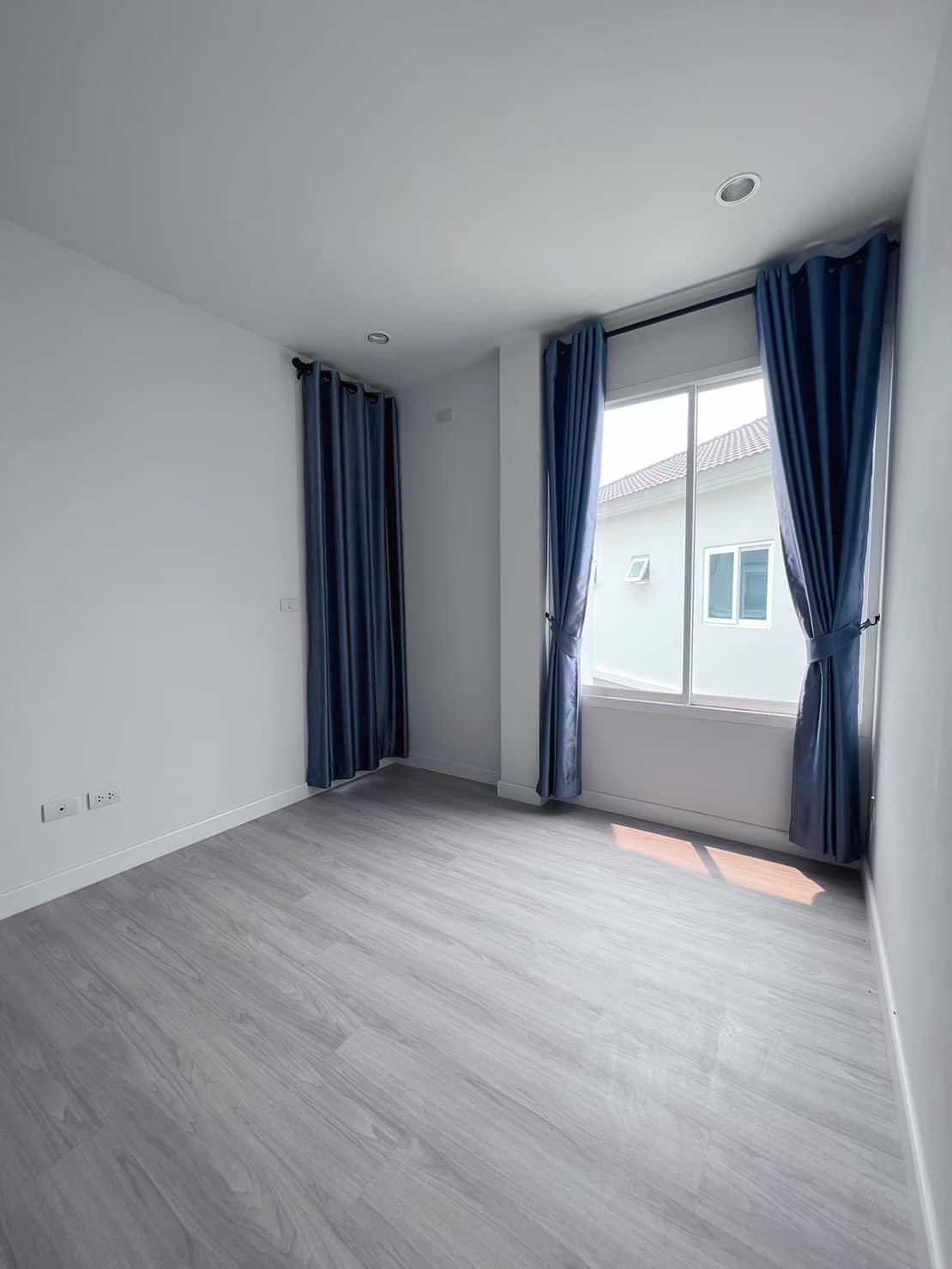 Holm - Image 7