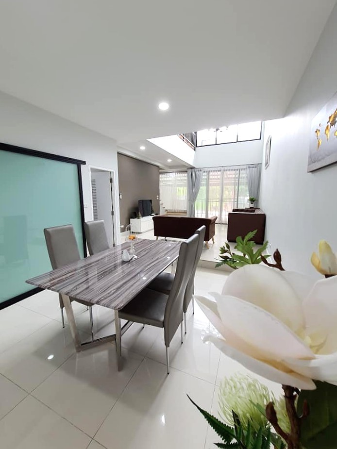 3 Bedroom Townhouse For Rent in Mae Hia, Mueang Chiang Mai, Chiang Mai - Image 5