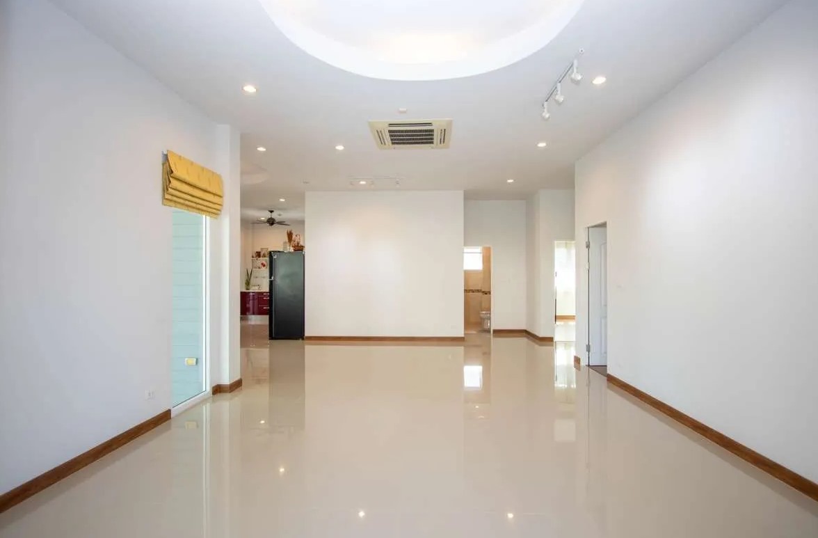 3 Bedroom House For Sale in Nong Khwai, Hang Dong, Chiang Mai - Image 4
