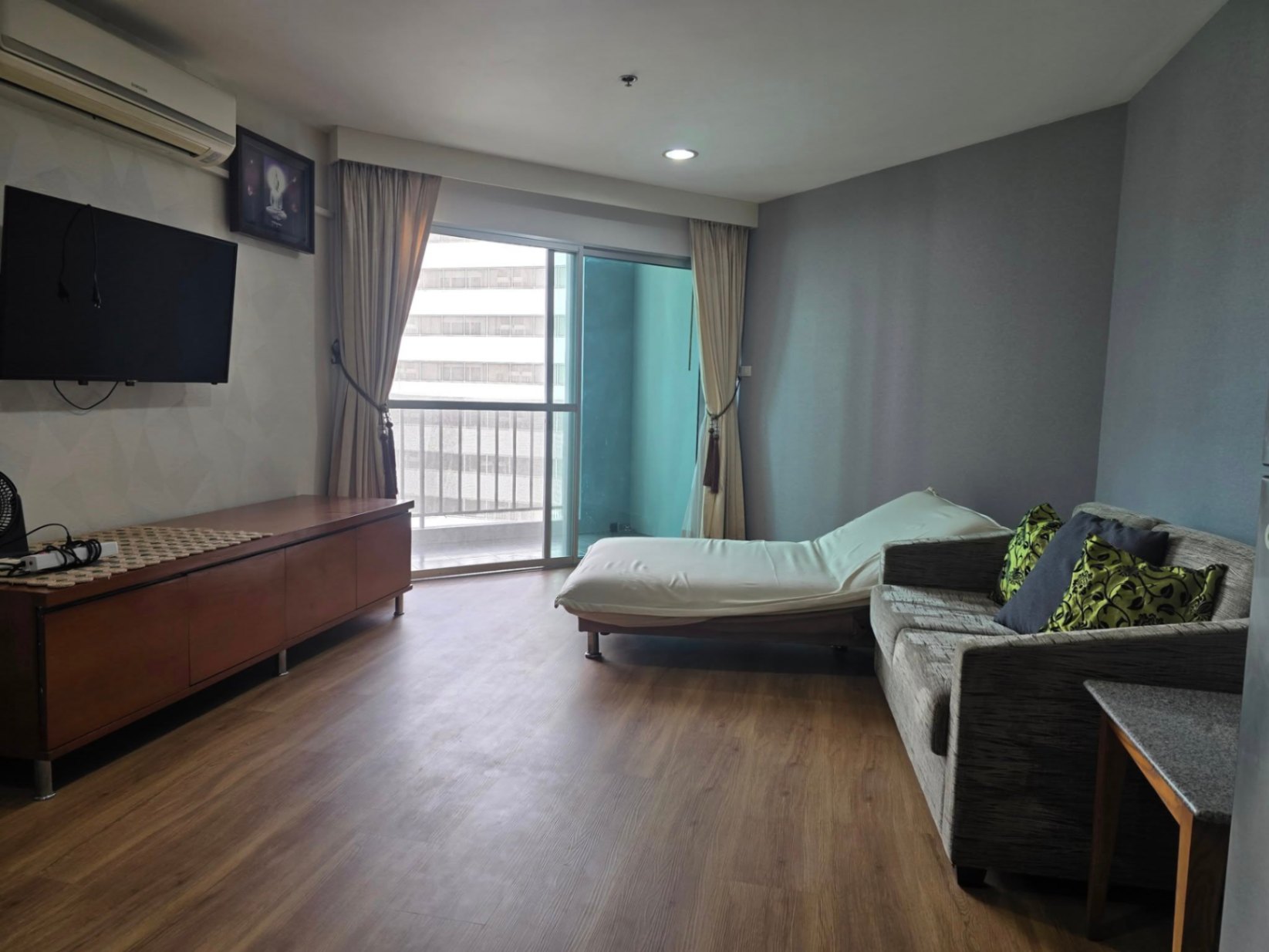 Belle Grand Rama 9 - Image 1