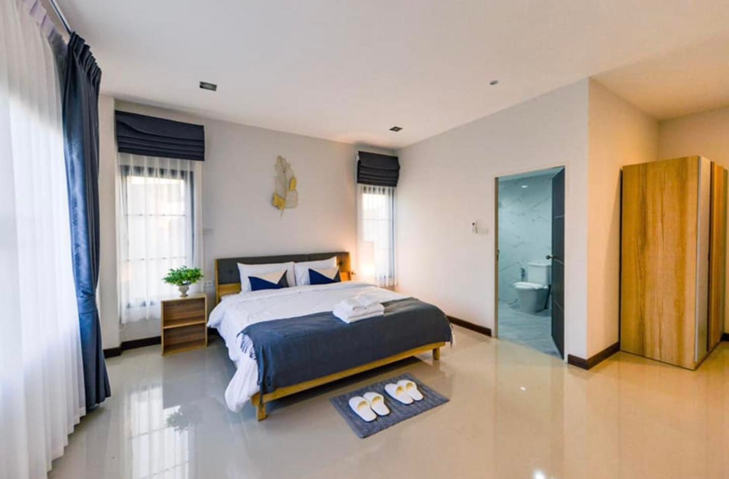 6 Bedroom House For Sale in San Phak Wan, Hang Dong, Chiang Mai - Image 12