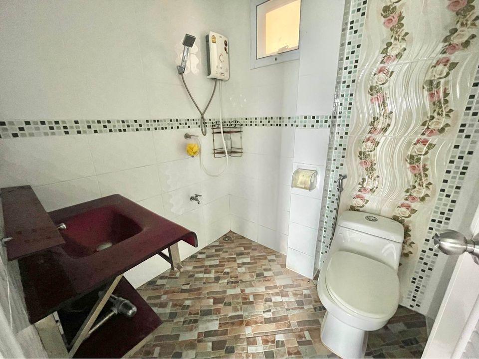 4 卧室 独立房屋  在  - Image 8