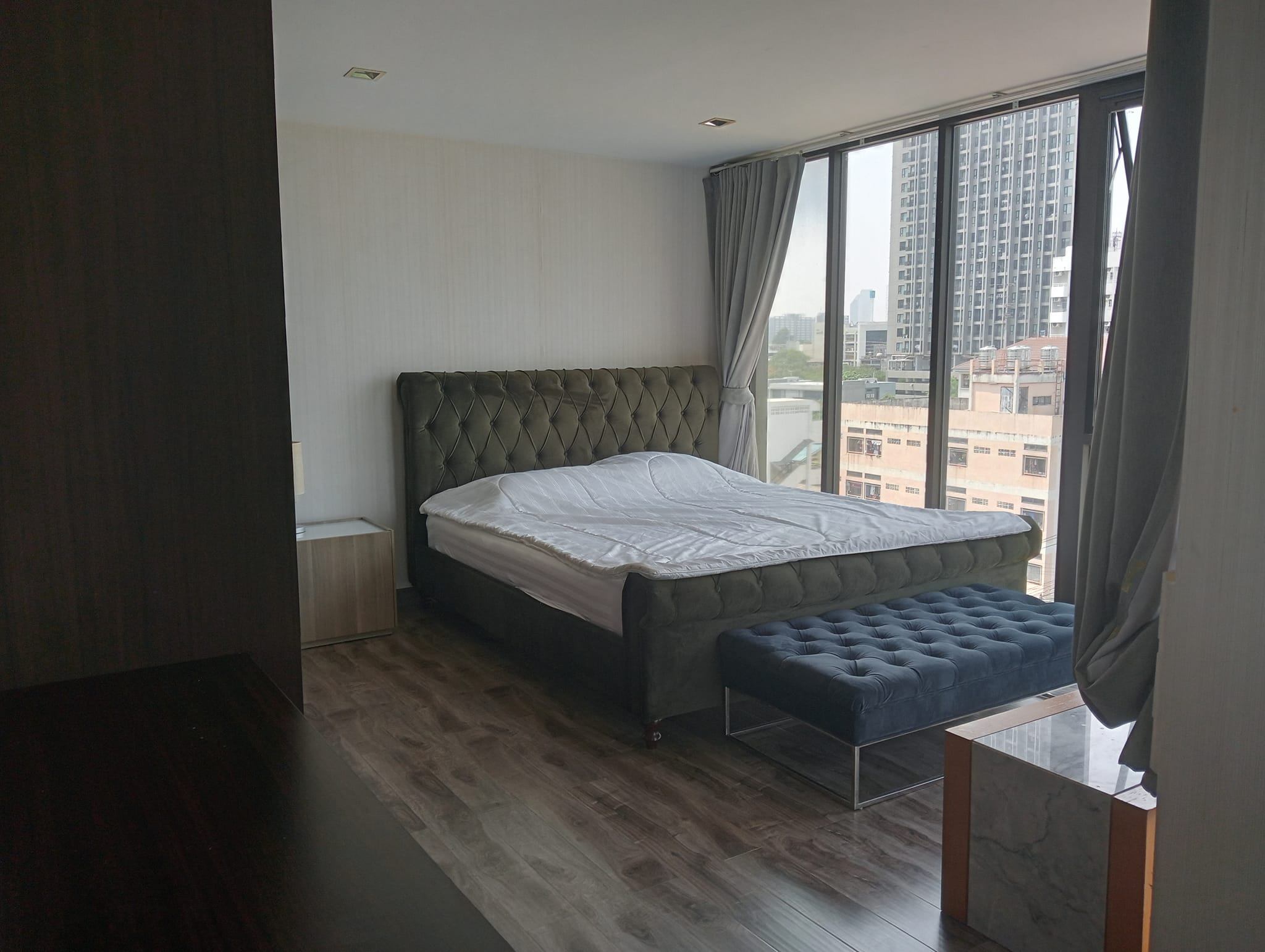 W 8 Thonglor 25 - Image 4