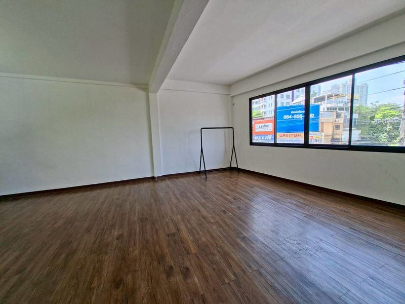  Retail Space For Sale in Khlong Tan, Khlong Toei, Bangkok - Image 14