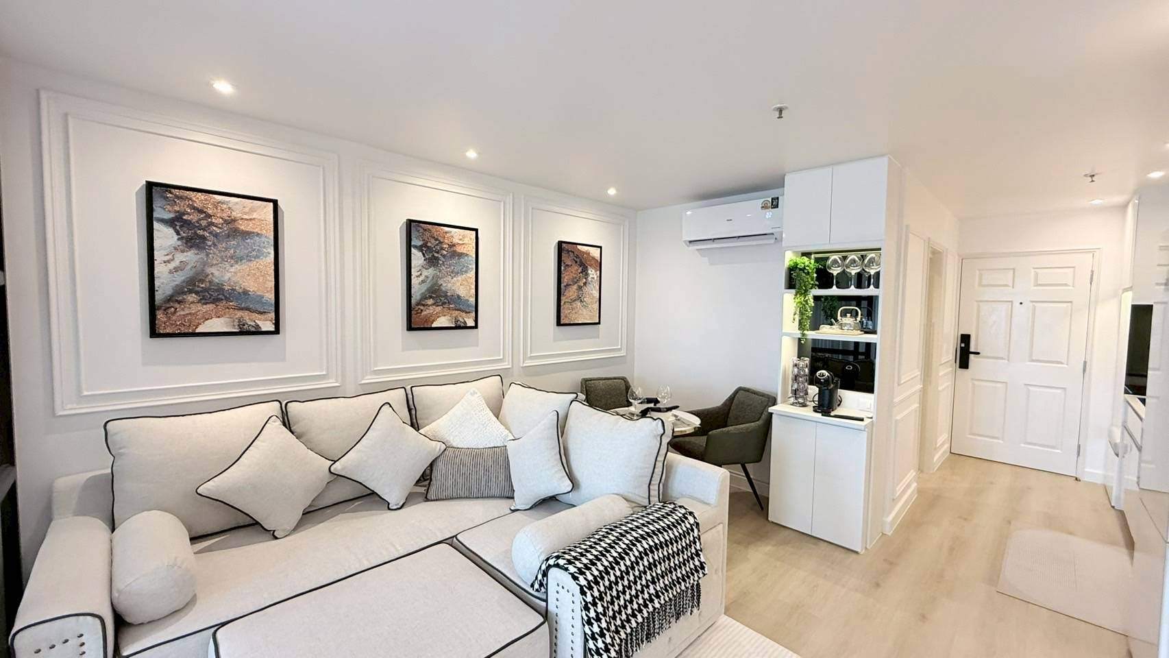 Sukhumvit Suites - Image 5