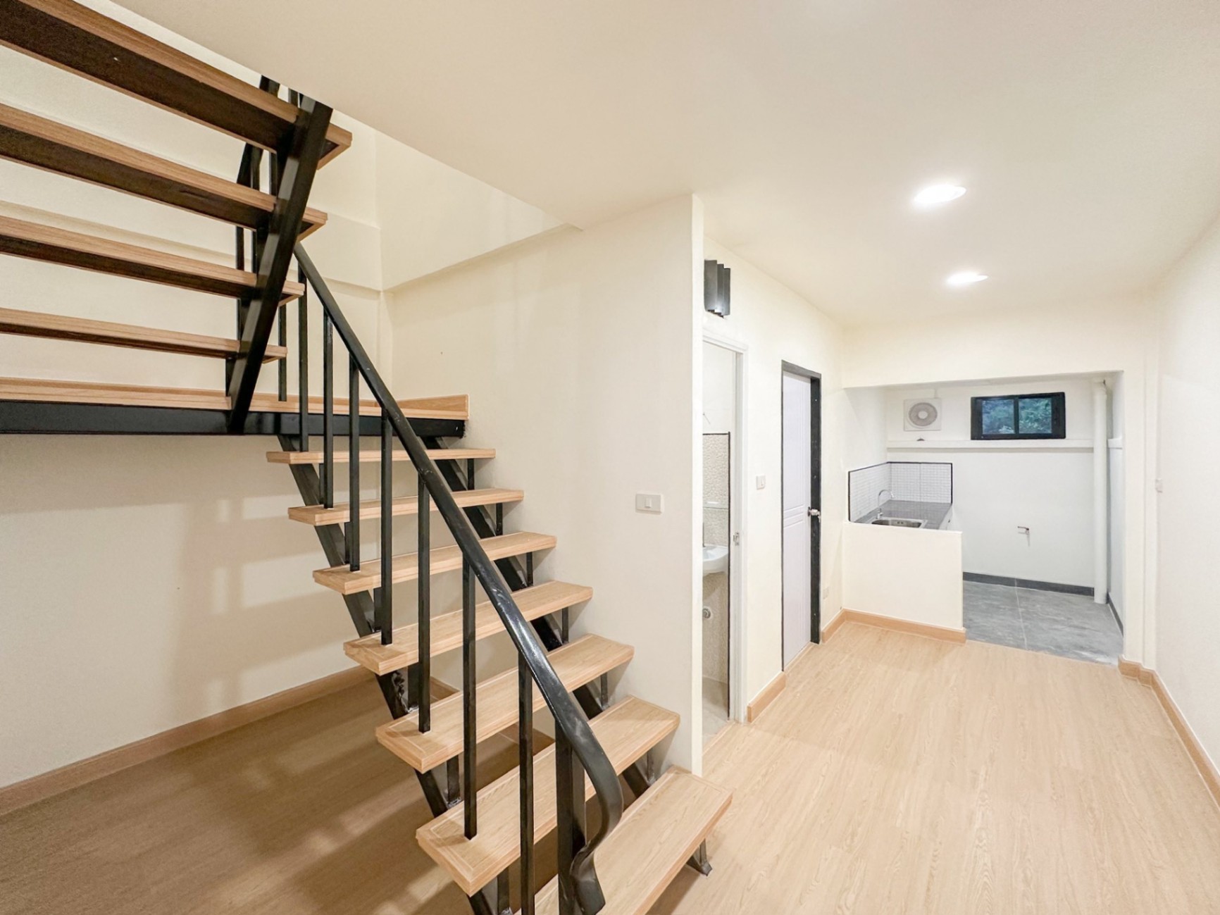 3 Bedroom Townhouse For Sale in Suan Luang, Suan Luang, Bangkok - Image 3