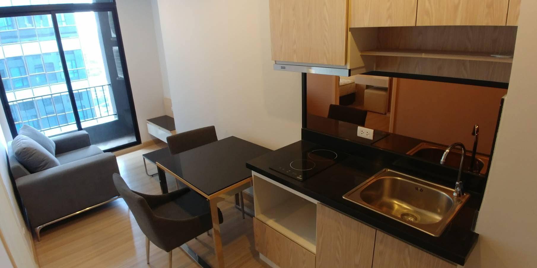 1 Bedroom Condo For Sale in Khlong Tan Nuea, Vadhana, Bangkok - Image 3
