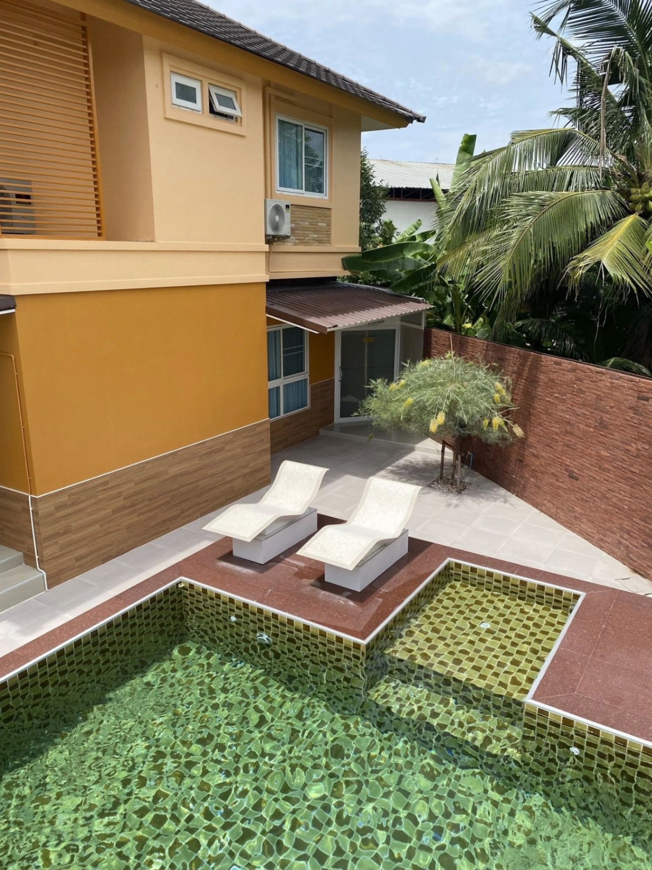 The Luxury Home - Image 2