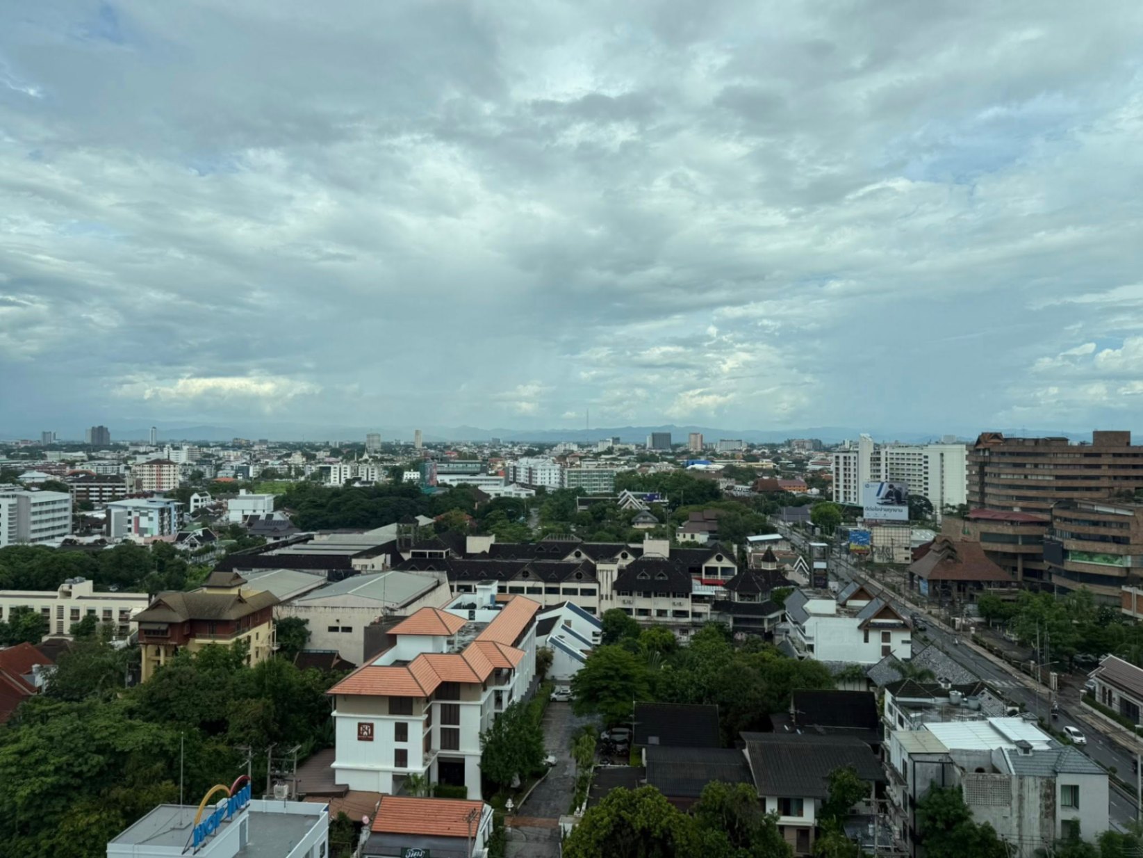 Nakornping Condo - Image 8