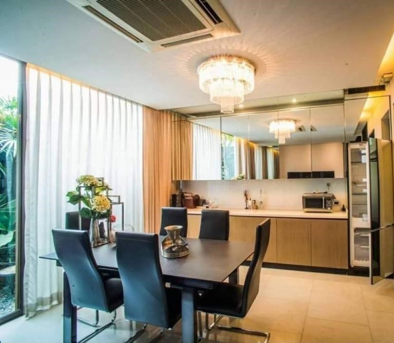 4 Bedroom Townhouse For Rent in Phra Khanong Nuea, Vadhana, Bangkok - Image 2