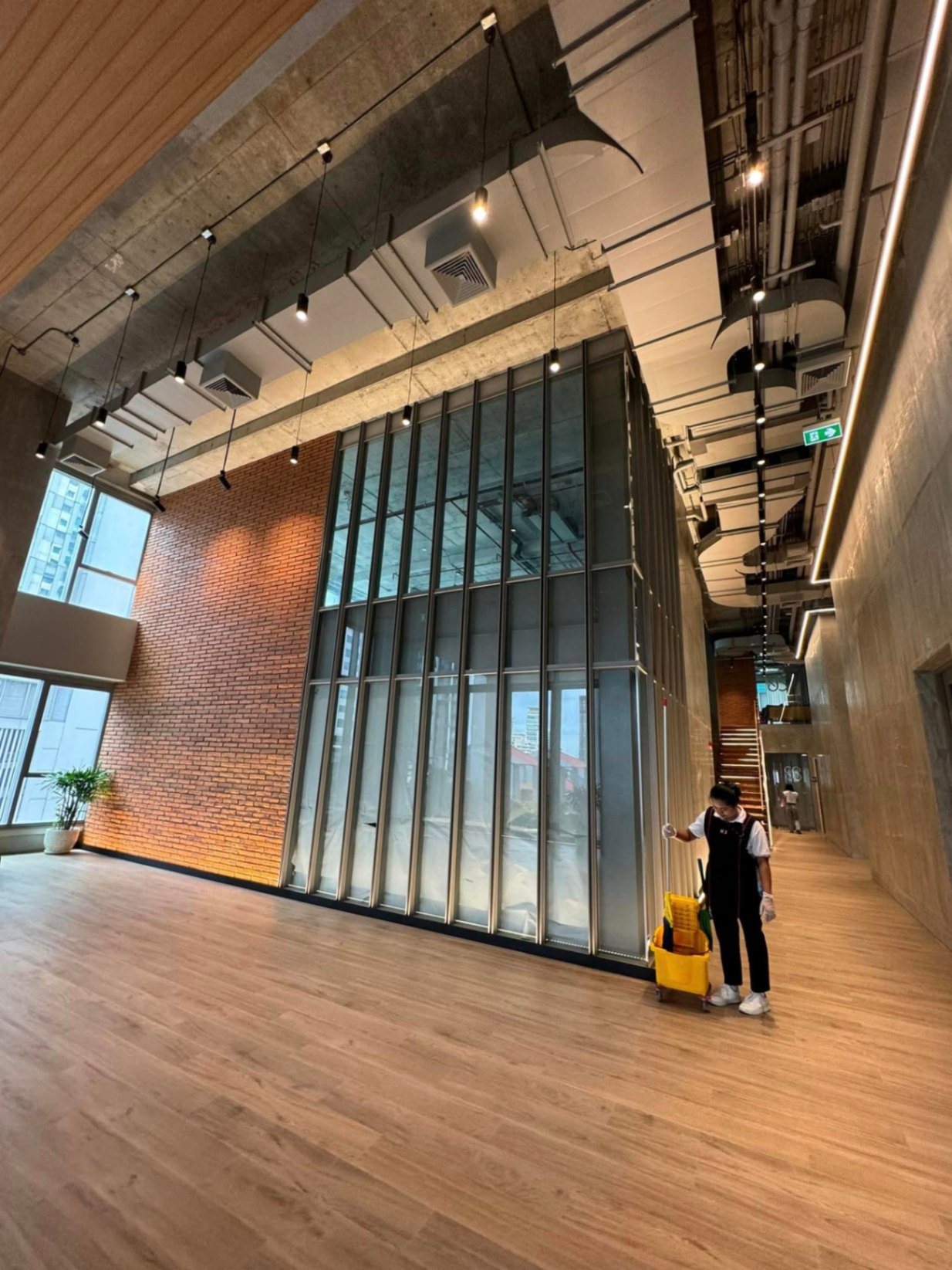  零售空间  在  - Image 3