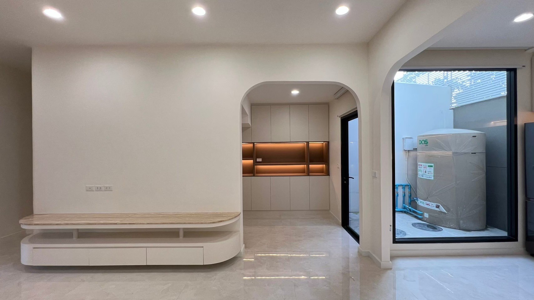 3 Bedroom Townhouse For Sale in Bang Phongphang, Yan Nawa, Bangkok - Image 2