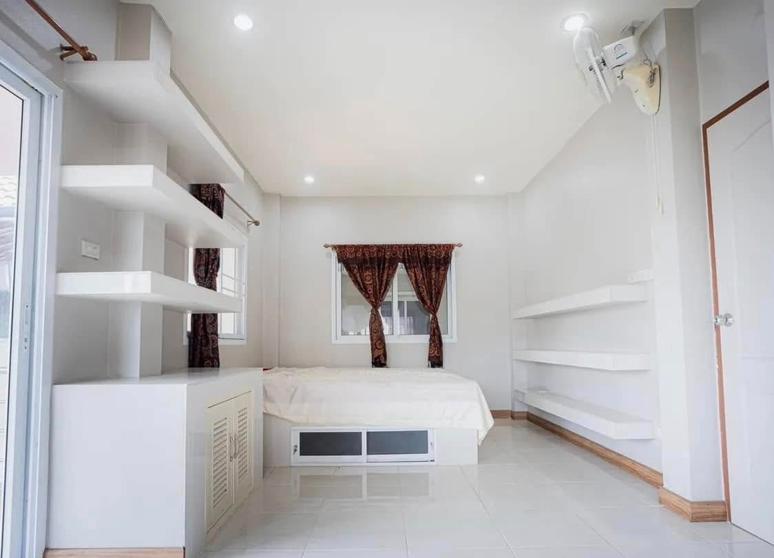 6 Bedroom House For Sale in San Phak Wan, Hang Dong, Chiang Mai - Image 5