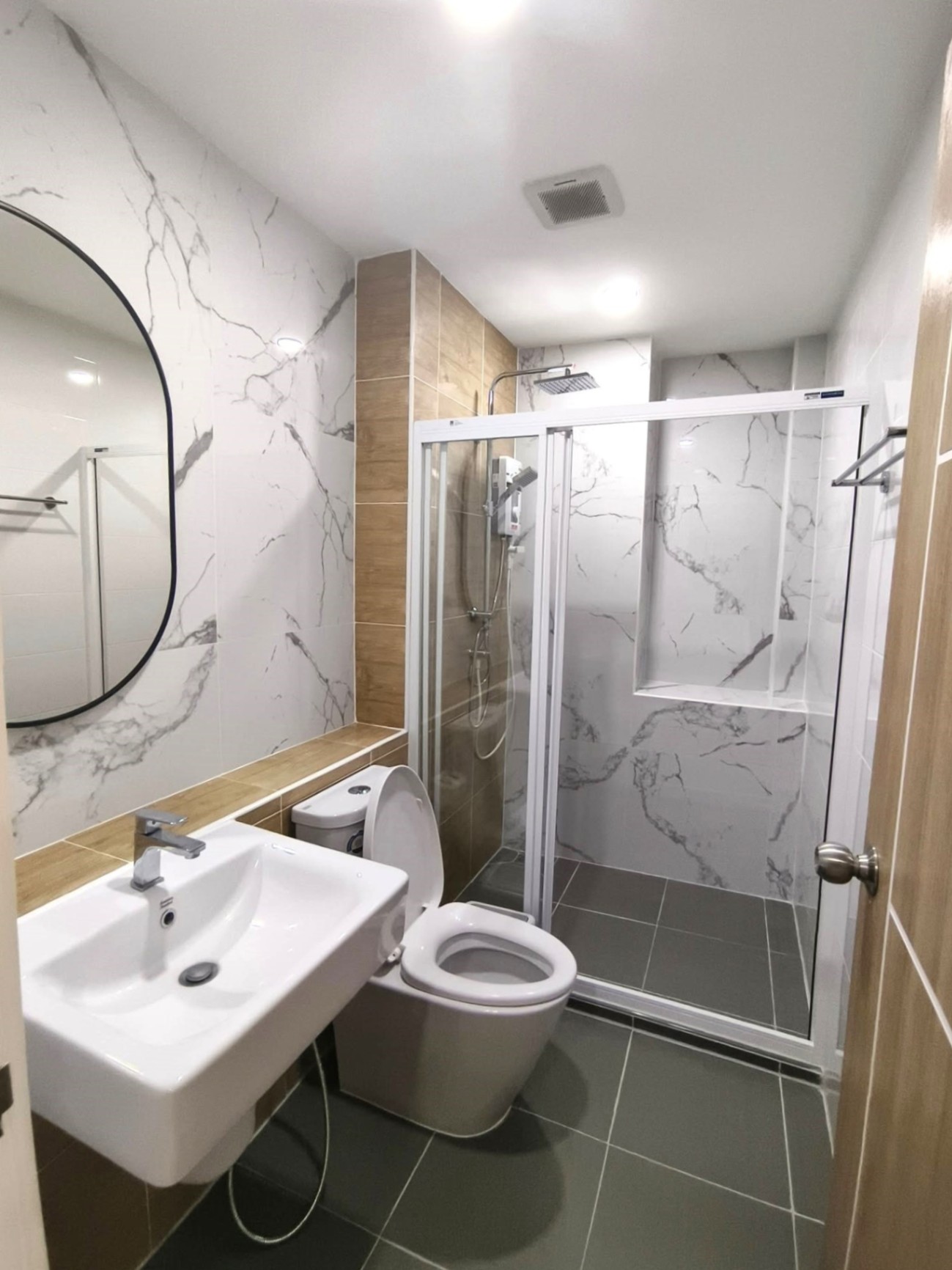 The Fore Condo - Image 6
