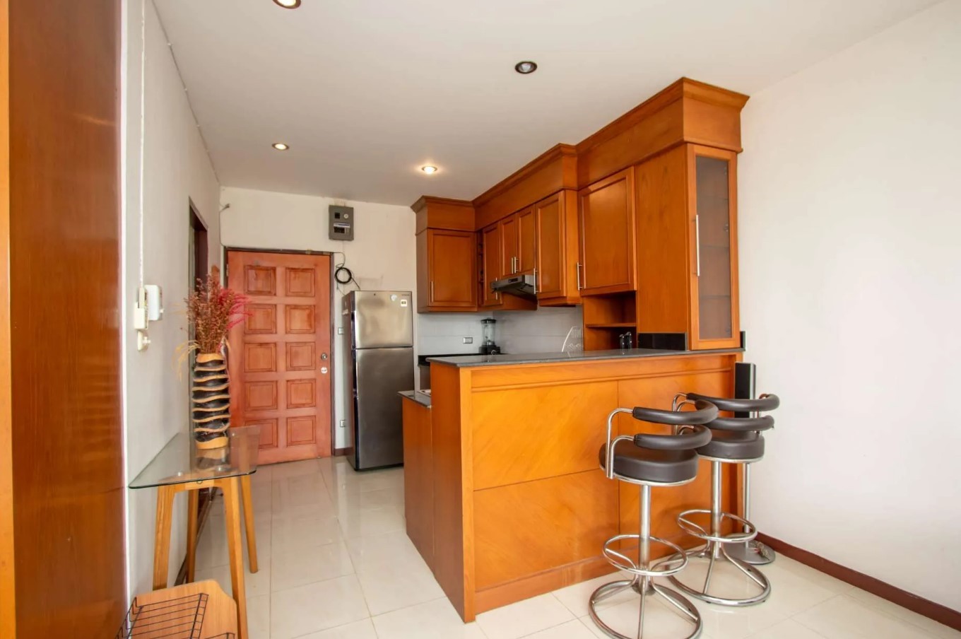Riverside Condo - Image 2