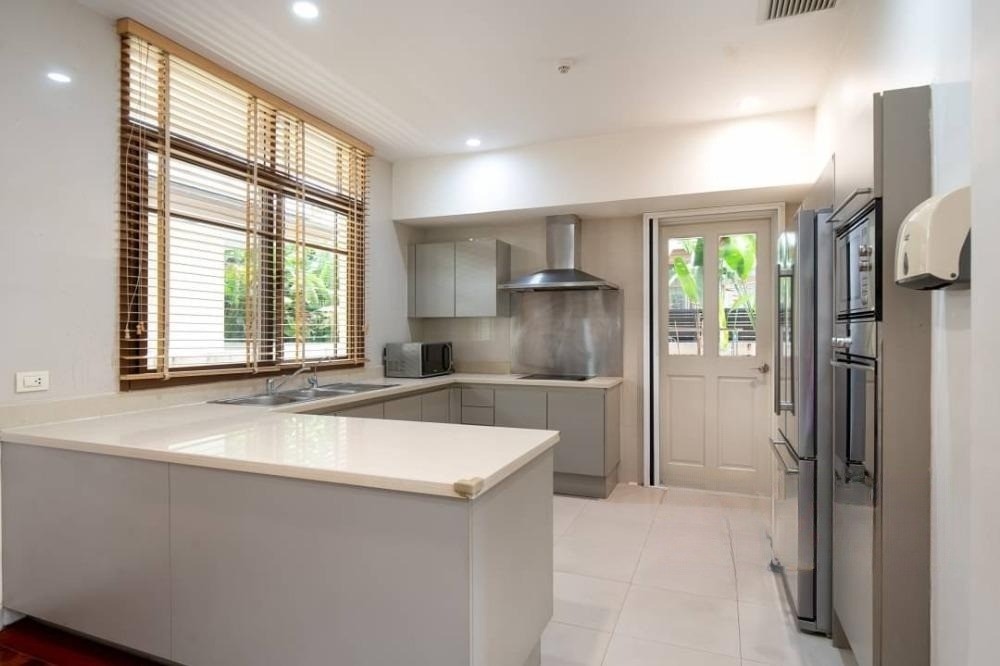 4 Bedroom House For Sale in Phra Khanong Nuea, Vadhana, Bangkok - Image 8