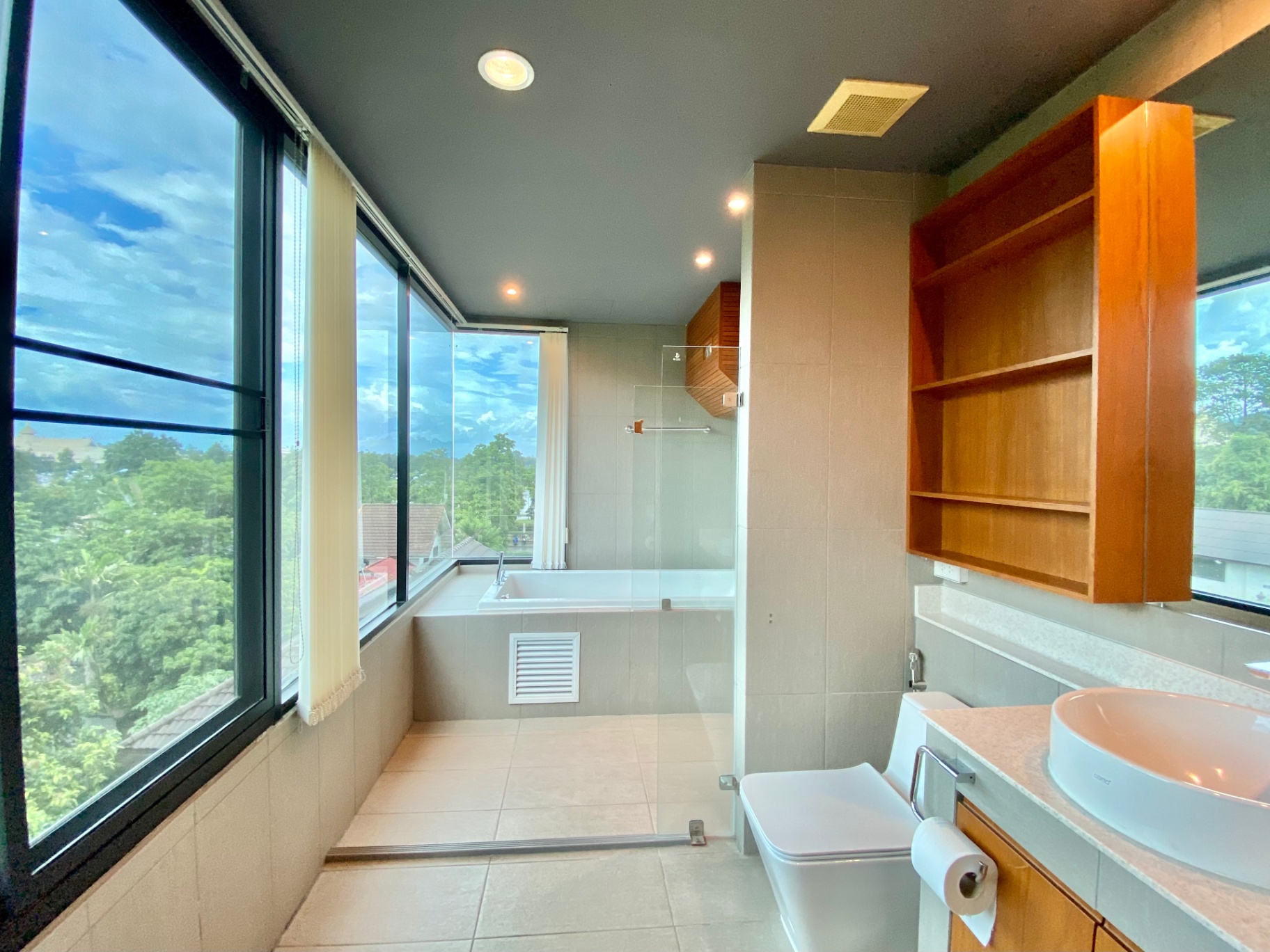The Resort Condominium - Image 17