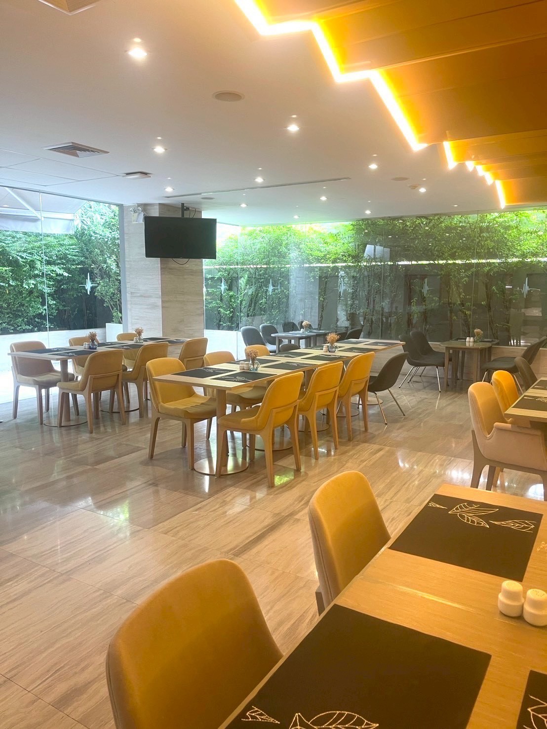  Retail Space For Rent in Makkasan, Ratchathewi, Bangkok - Image 3