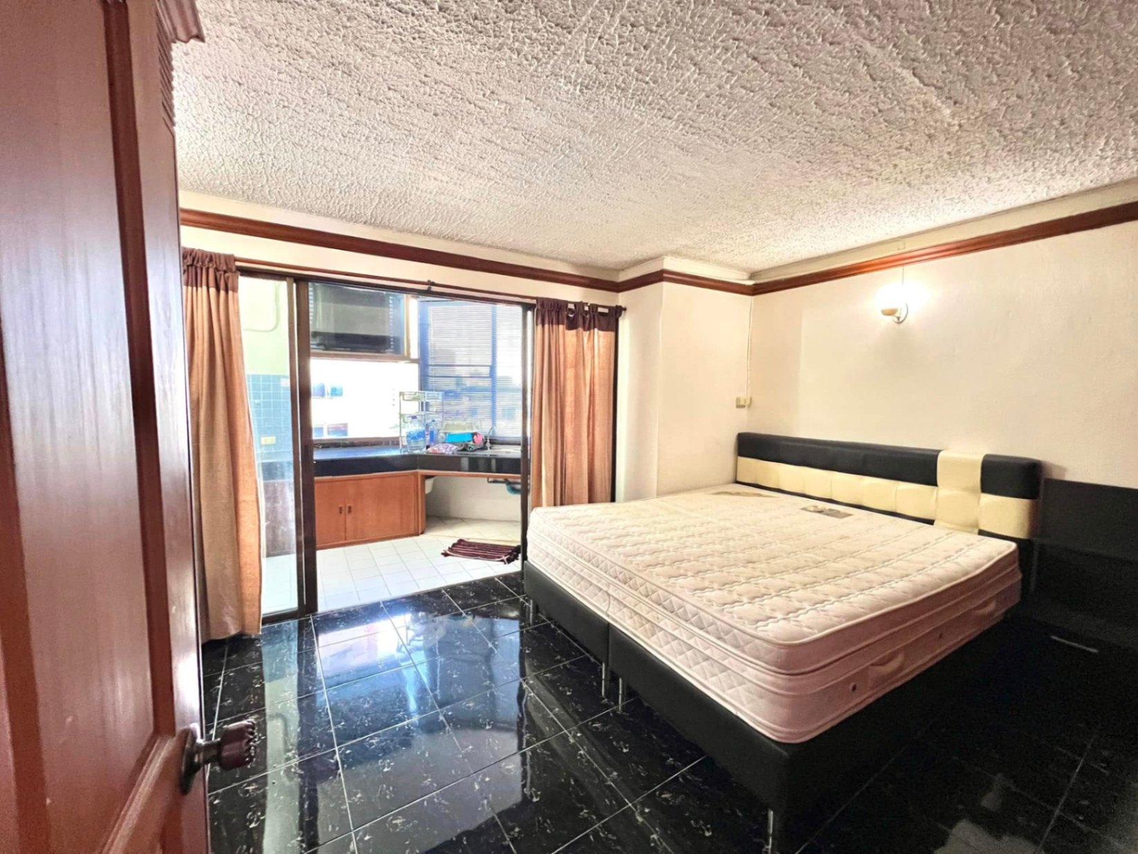 Nakornping Condominium - Image 5
