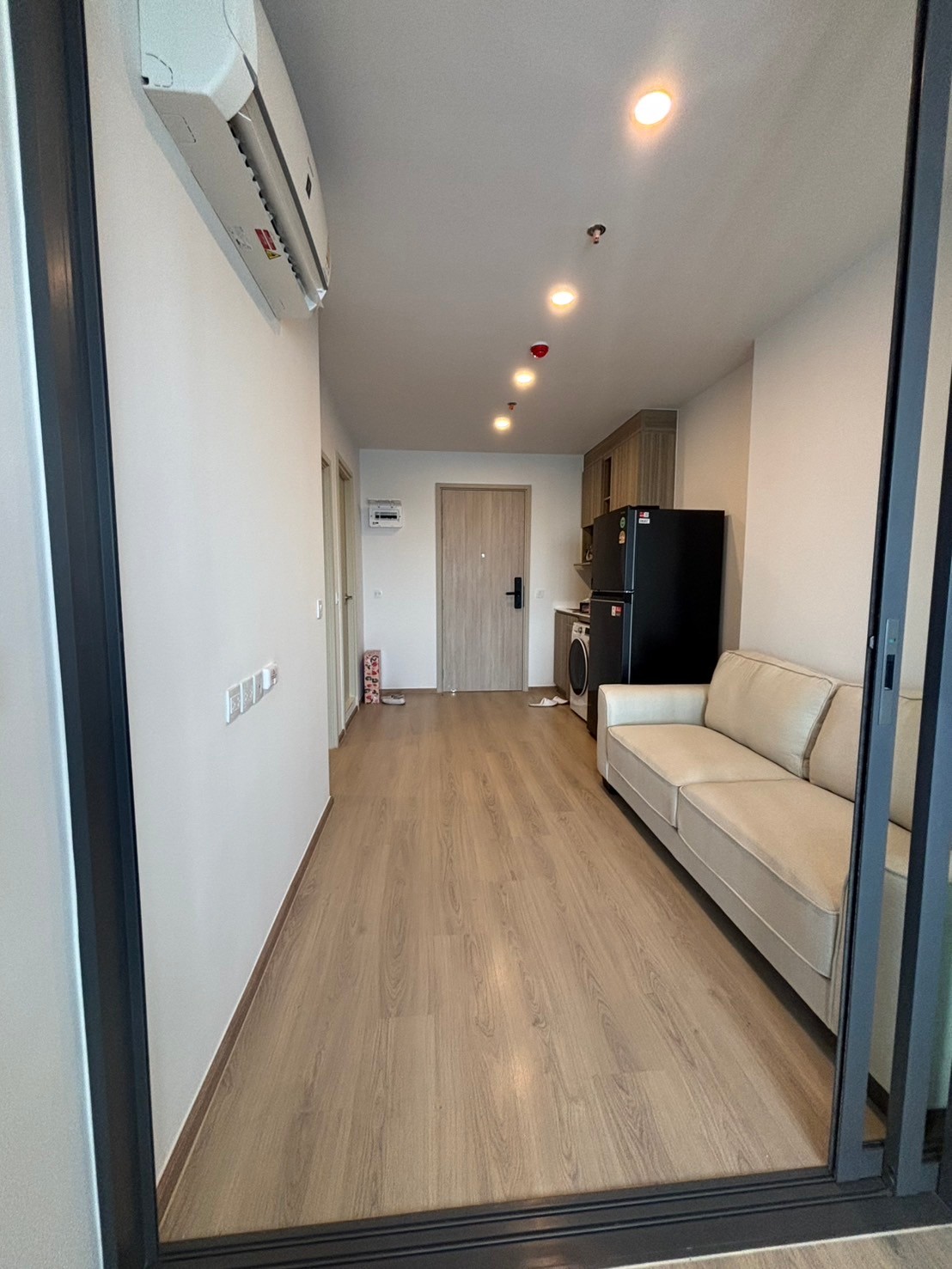 1 Bedroom Condo For Sale in Khlong Toei, Khlong Toei, Bangkok - Image 2