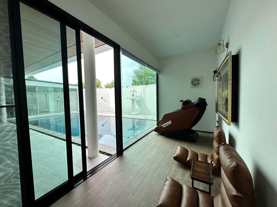 5 Bedroom House For Rent in San Phak Wan, Hang Dong, Chiang Mai - Image 8