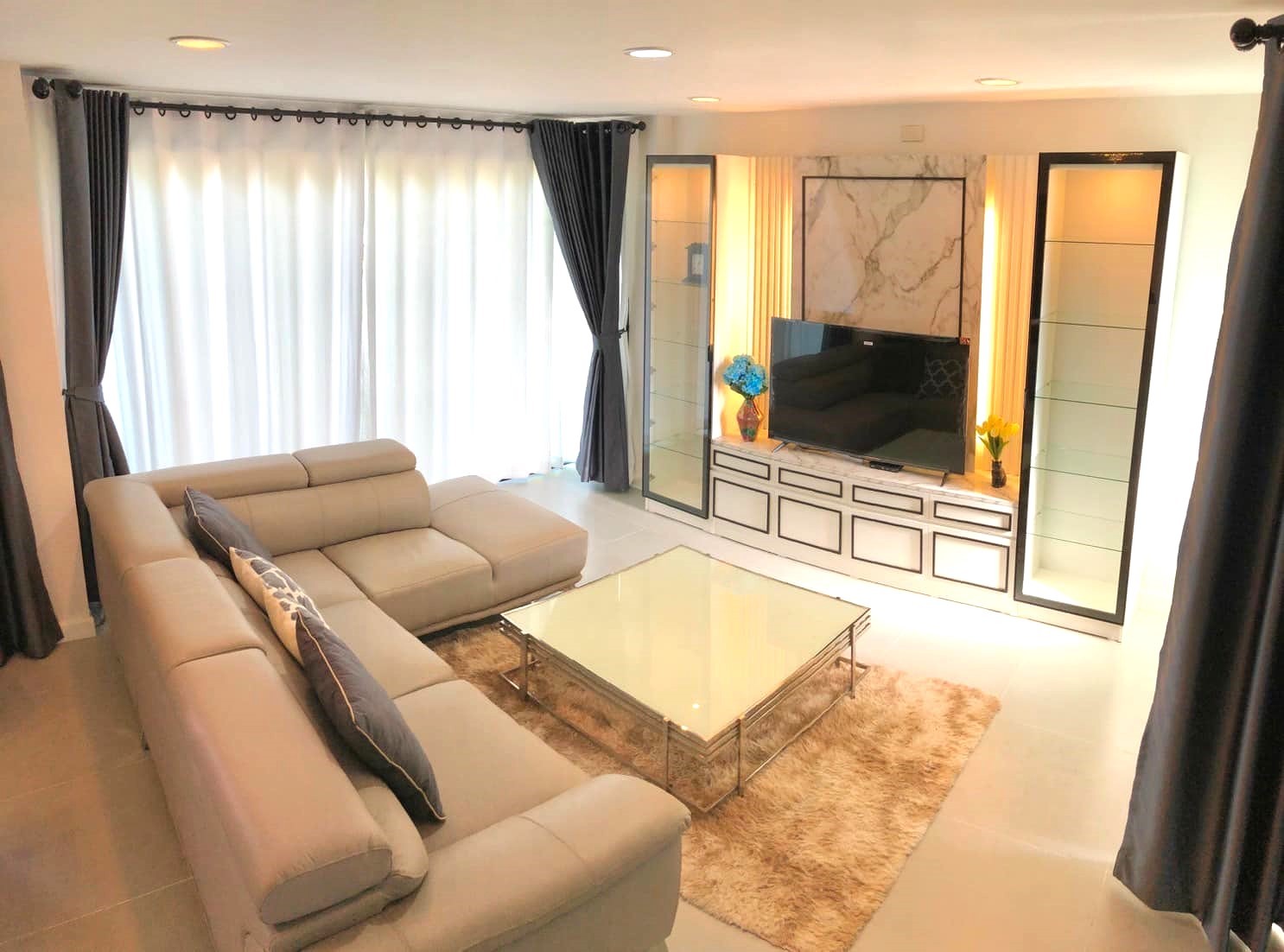 Ploenchit Collina - Image 5