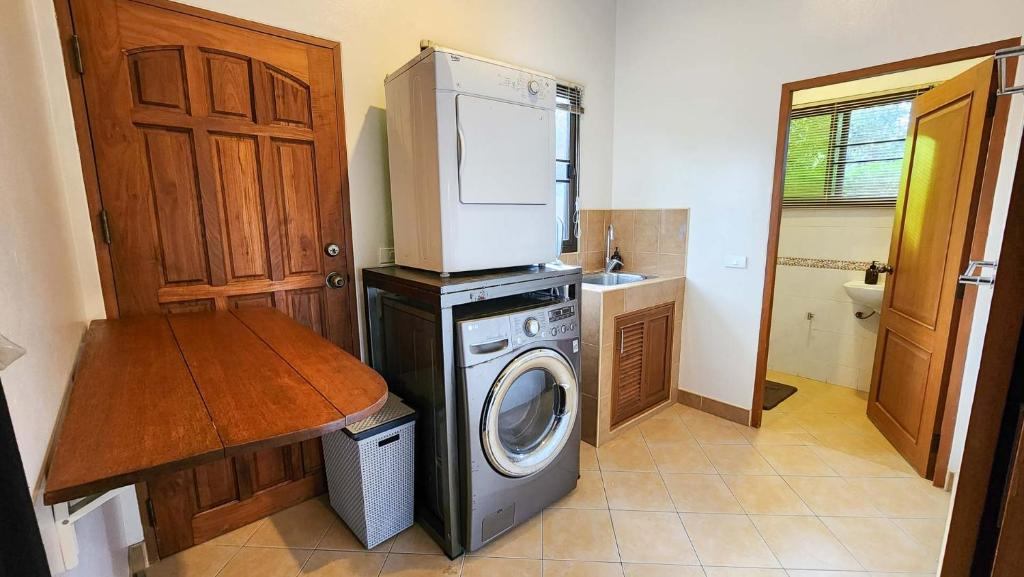 5 Bedroom House For Rent in Pa Pong, Doi Saket, Chiang Mai - Image 6
