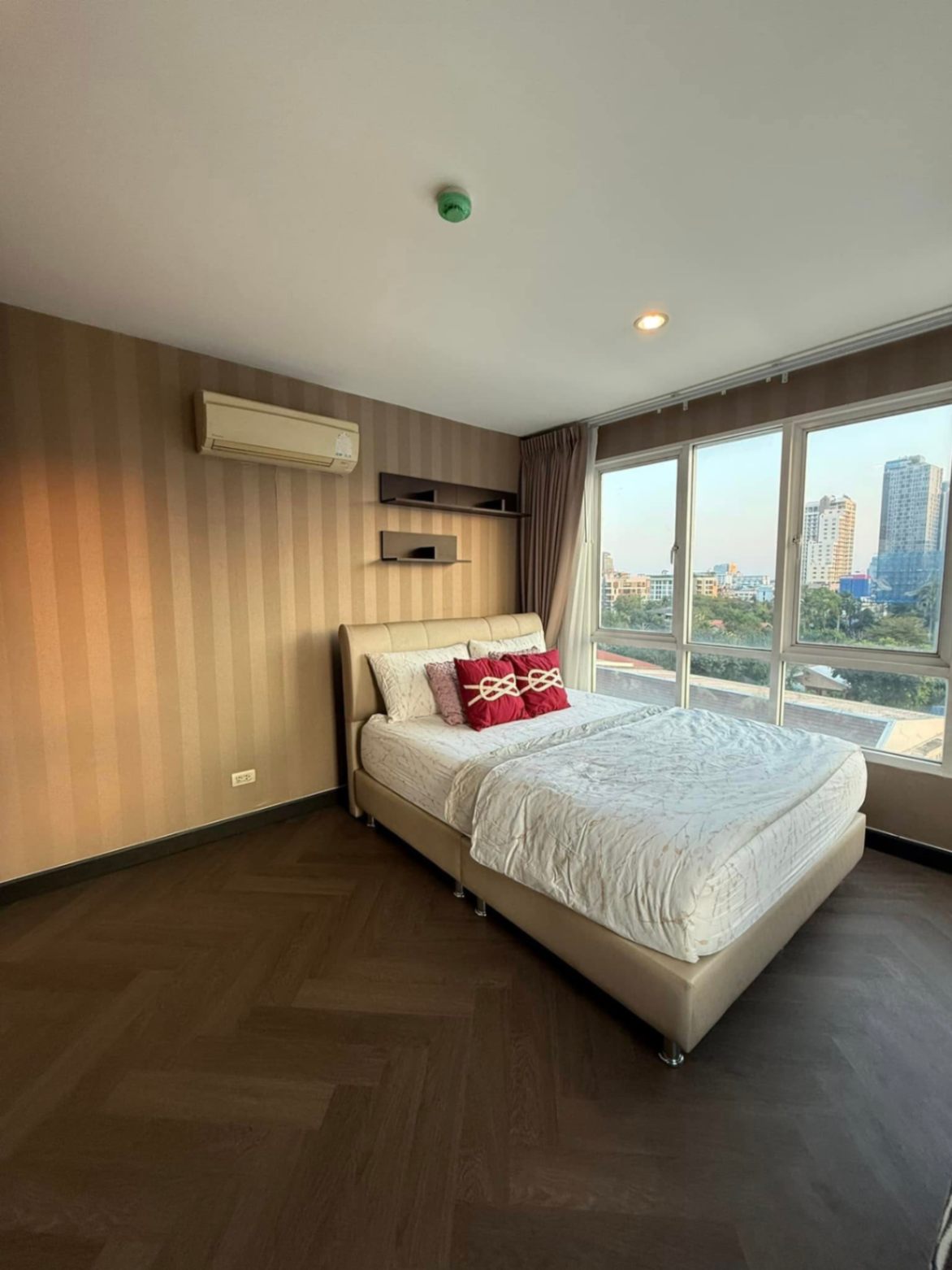 VOQUE Condo Sukhumvit 16 - Image 12