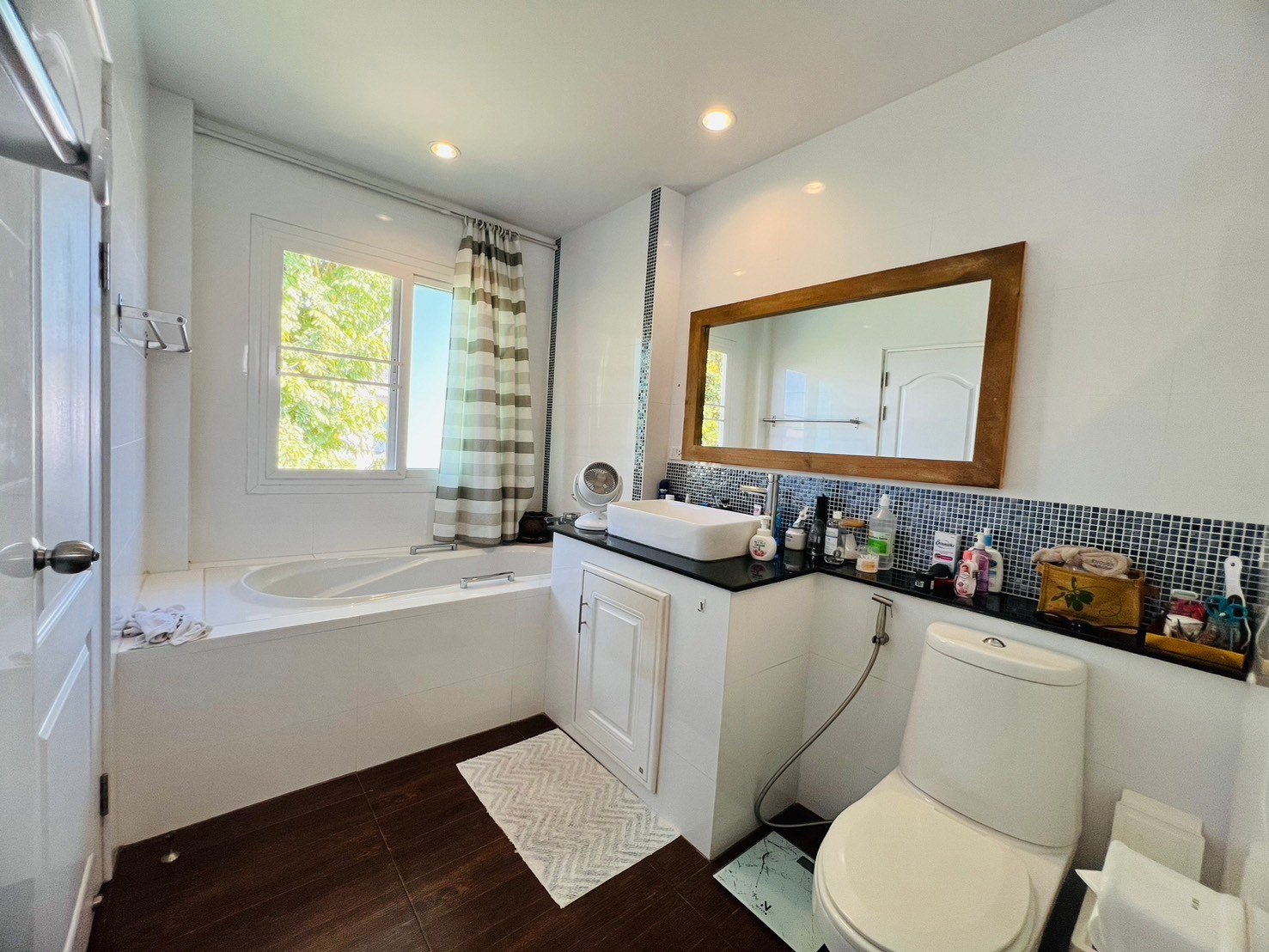 5 Bedroom House For Sale in Nong Khwai, Hang Dong, Chiang Mai - Image 20