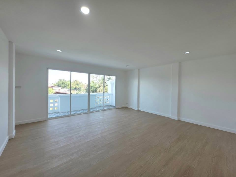 4 Bedroom Townhouse For Sale in Suan Luang, Suan Luang, Bangkok - Image 12
