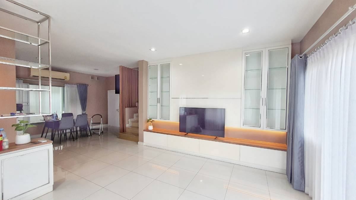 4 Bedroom House For Rent in Khlong Song Ton Nun, Lat Krabang, Bangkok - Image 3