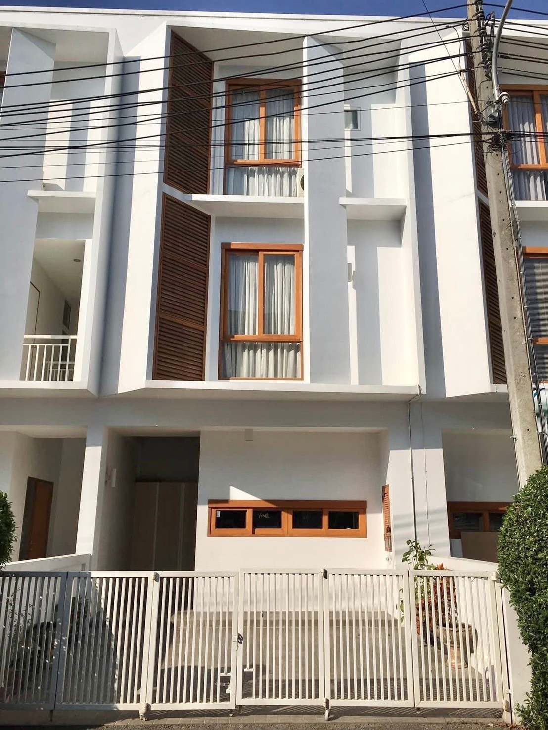 Monotown 1 Faham - Image 1