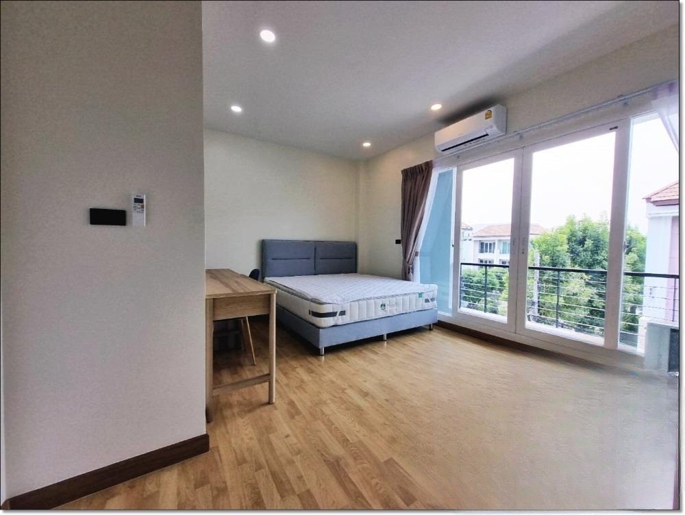 3 Bedroom Townhouse For Sale in Wang Thonglang, Wang Thonglang, Bangkok - Image 17