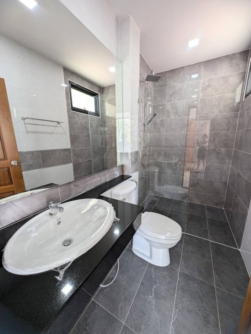 4 Bedroom House For Sale in San Phak Wan, Hang Dong, Chiang Mai - Image 19