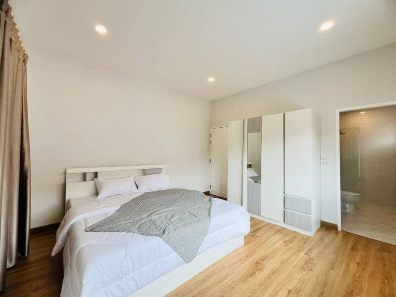 4 Bedroom House For Sale in Hang Dong, Hang Dong, Chiang Mai - Image 13