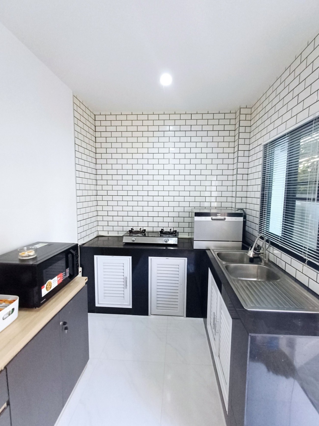 4 Bedroom House For Sale in San Phak Wan, Hang Dong, Chiang Mai - Image 4