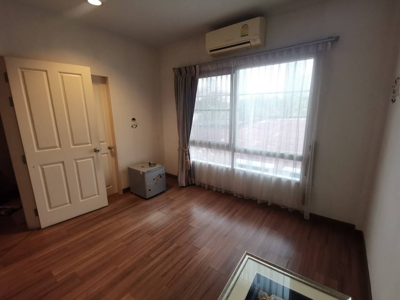 3 Bedroom Townhouse For Sale in Chong Nonsi, Yan Nawa, Bangkok - Image 17
