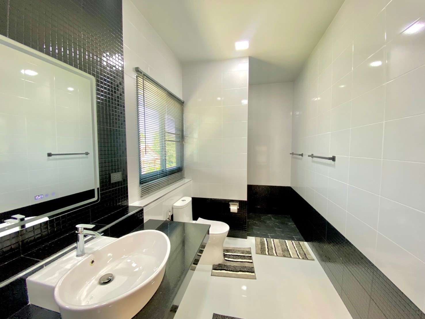 3 Bedroom House For Sale in Nong Khwai, Hang Dong, Chiang Mai - Image 35