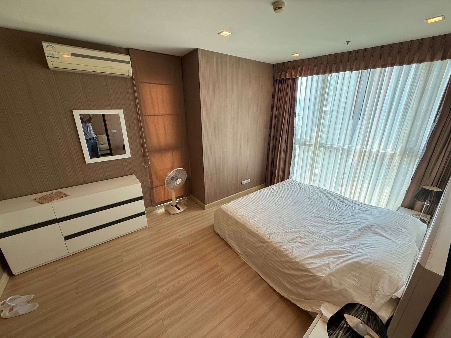 Skywalk Condominium - Image 10