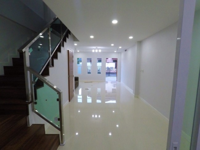 3 Bedroom Townhouse For Sale in Tha Sala, Mueang Chiang Mai, Chiang Mai - Image 3