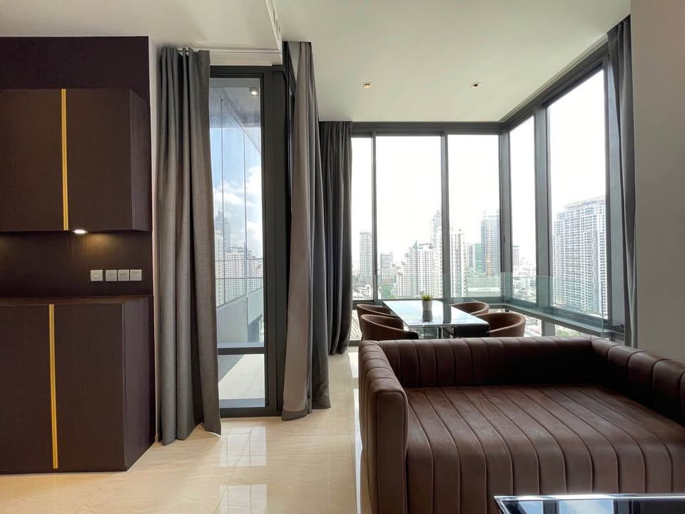 Ashton Silom - Image 3