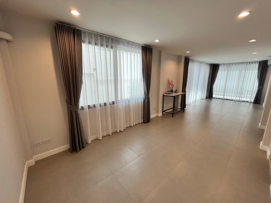 4 ห้องนอน บ้านเดี่ยว สำหรับเช่า ใน สามเสนใน, พญาไท, กรุงเทพมหานคร - Image 9
