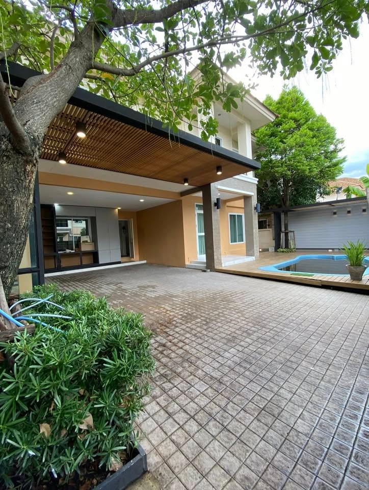 3 Bedroom House For Sale in Saphan Sung, Saphan Sung, Bangkok - Image 2